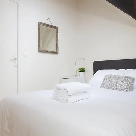 Central Paris - Chatelet Apartment Appartement Parijs